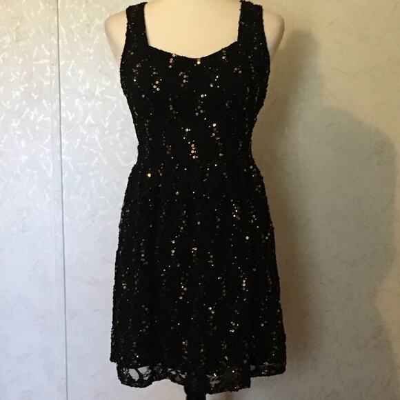 Black and gold back cutout emerald sundae size 9 sleeveless dress - Picture 2 of 7